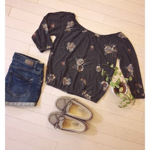 ✨3/$15 American Eagle | Off Shoulder Floral Top